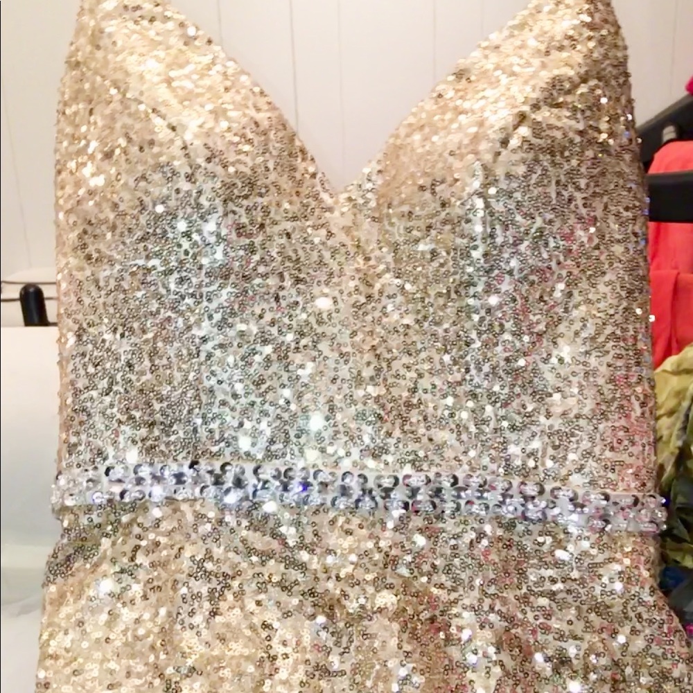 NWOT: Beautiful Gold sequined formal
